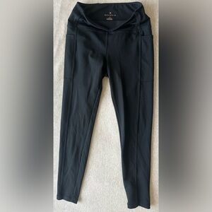 Danskin Pocketed Black Leggings SIZE M